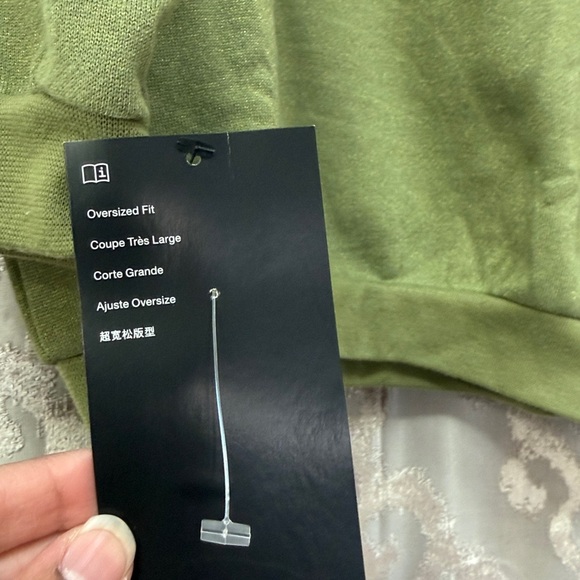 Nike Green Pullover with Gold Logo Size 6 - Picture 3 of 4